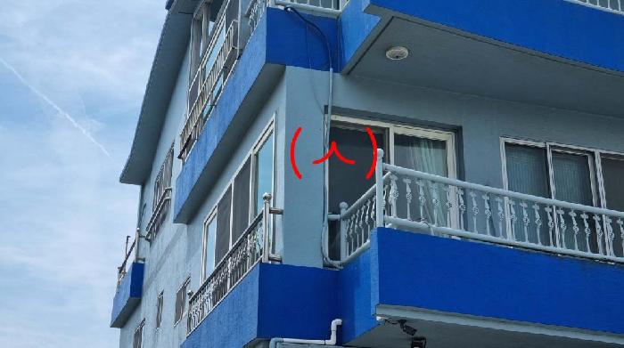 소재지2(오조리 13-2) 제시 건물에 소재한 제시외 건물(ㅅ)