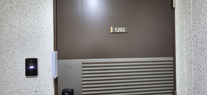 3205동 1202호 현관
