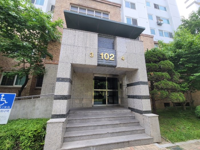 1층 공동 출입구 전경