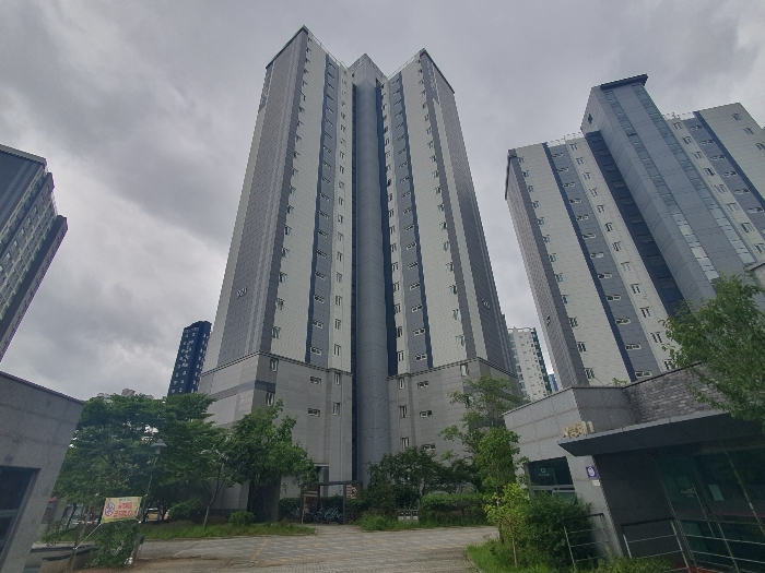 대상물건이 속한 건물 전경