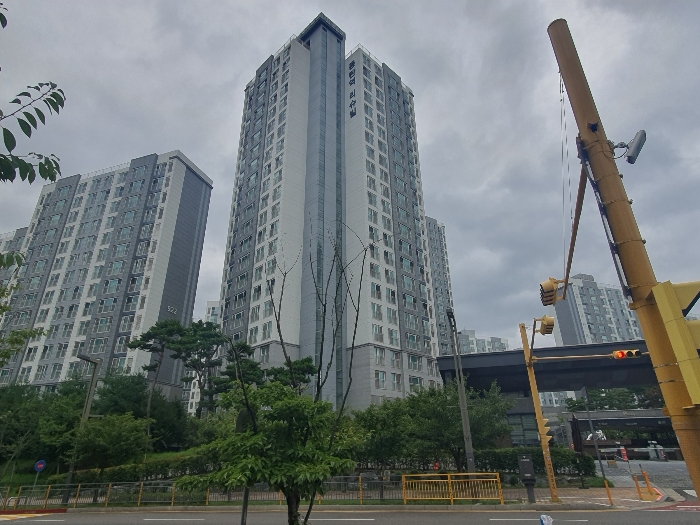 대상물건이 속한 건물 전경