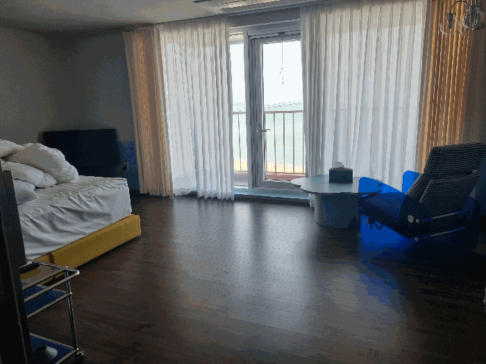 본건 객실 전경