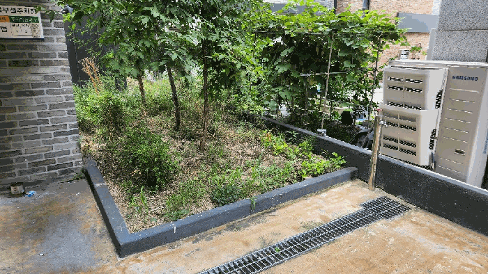 화단 및 수도시설 전경