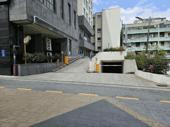 주차장출입구