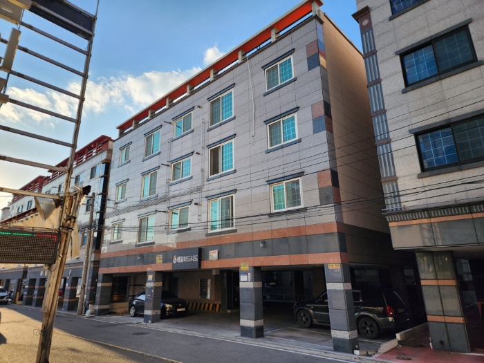 본건전경(동측에서 촬영)