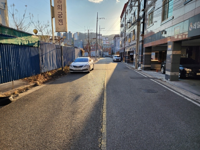 남동측 접면도로