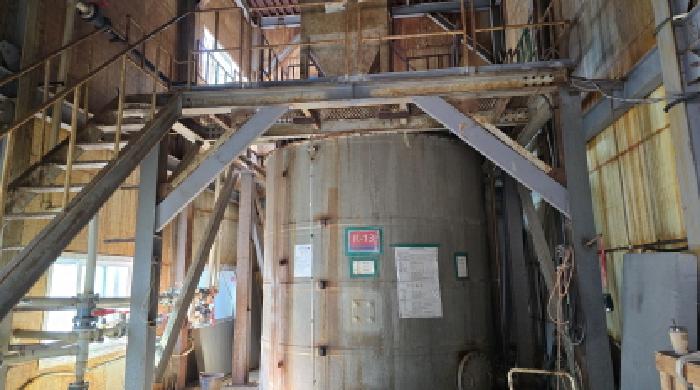 별지 사진과 같이 공장내부에 설치되어 있는 공장저당목록 기계기구의 전경