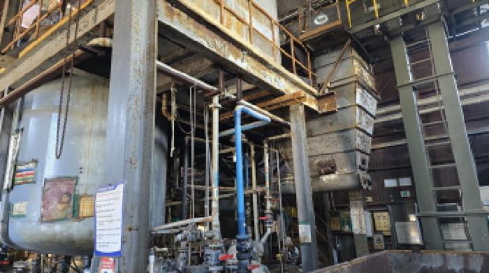 별지 사진과 같이 공장내부에 설치되어 있는 공장저당목록 기계기구의 전경