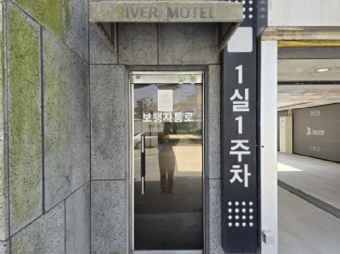 유봉길 22
여관입구