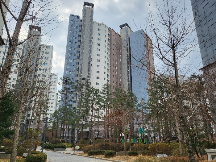 본건 전경 후면