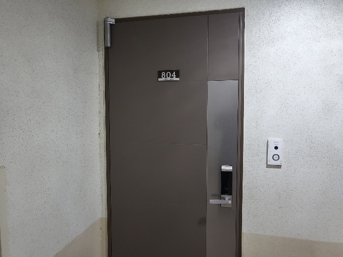 본건 현관 호표식