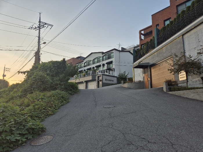 본건 전경 및 주위환경 (남동측 촬영)