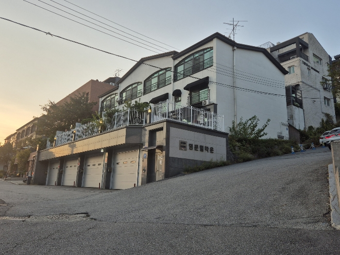 본건 전경 및 주위환경 (남동측 촬영)