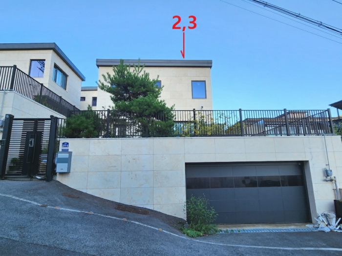 본건 기호2 토지, 기호3 건물 전경(서측에서 촬영)