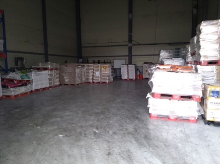 * 제시외 판넬지붕 대형창고 전경