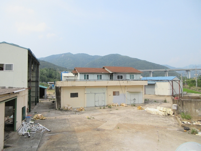 【 본 건 기호 1), 5) 토지 】