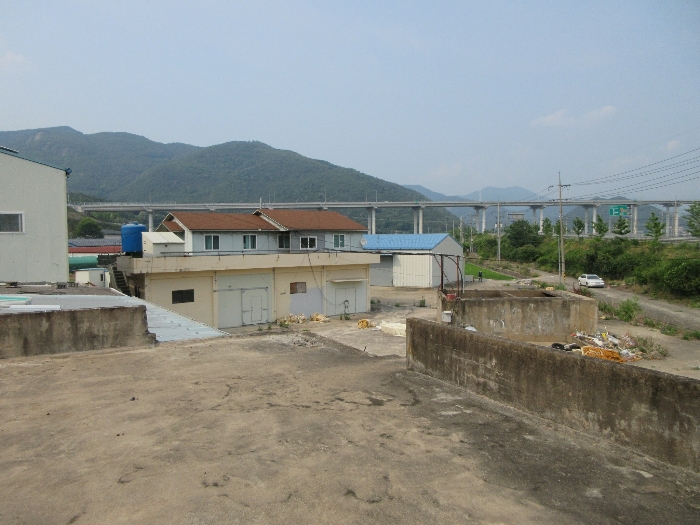 【 본 건 전경 】