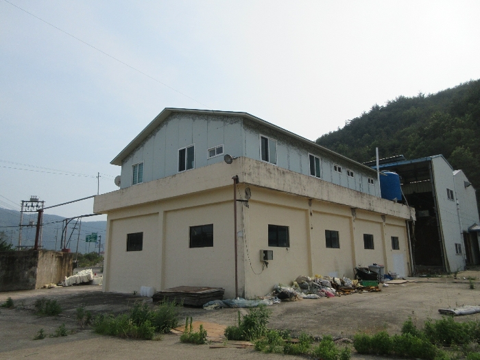 【 본 건 기호 8) 건물 】