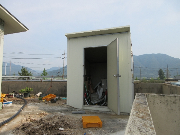 【 본 건 기호 8-3) 건물 】