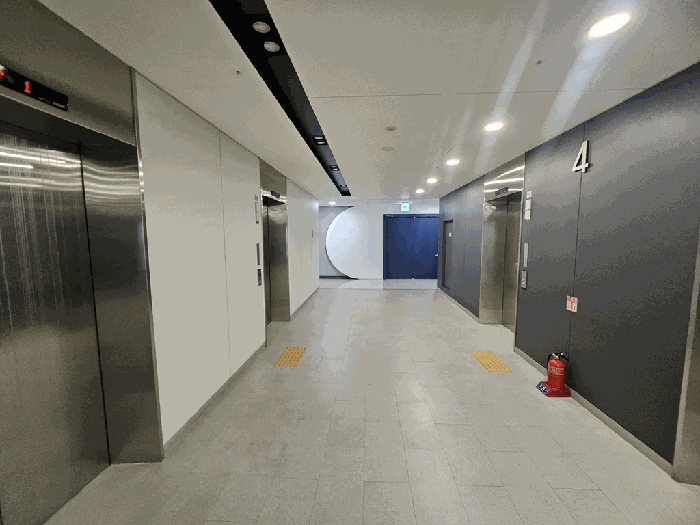 엘리베이터 홀