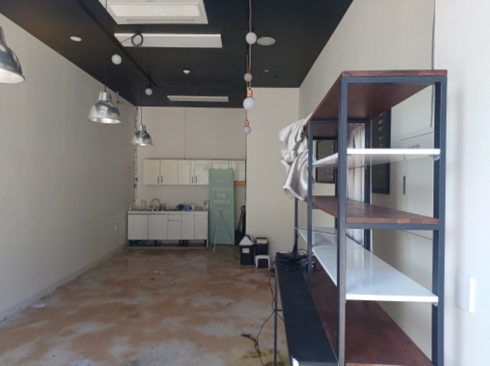 상가 123호 내부 전경