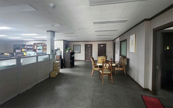 7. 기호 2건물 2층 사장실, 회의실, 사무실 등