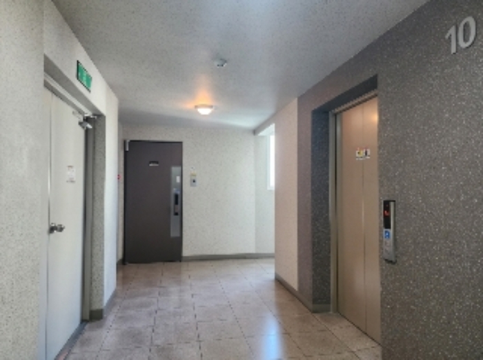 세대 출입문 및 엘리베이터