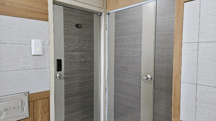 기호(25) 425호 현관