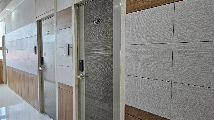 기호(2)·(3) 402호·403호 현관