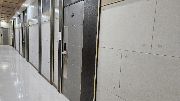 기호(10) 410호 현관