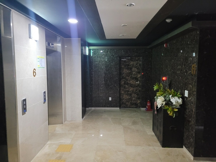 5층 승강기 및 홀 전경
(현황 6층으로 표기)