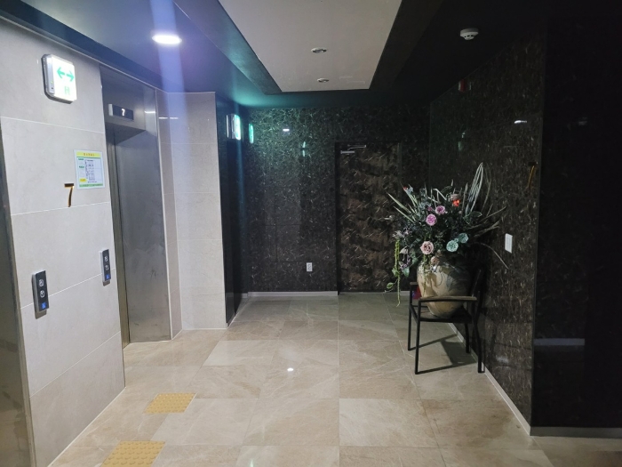 6층 승강기 및 홀 전경
(현황 7층으로 표기)