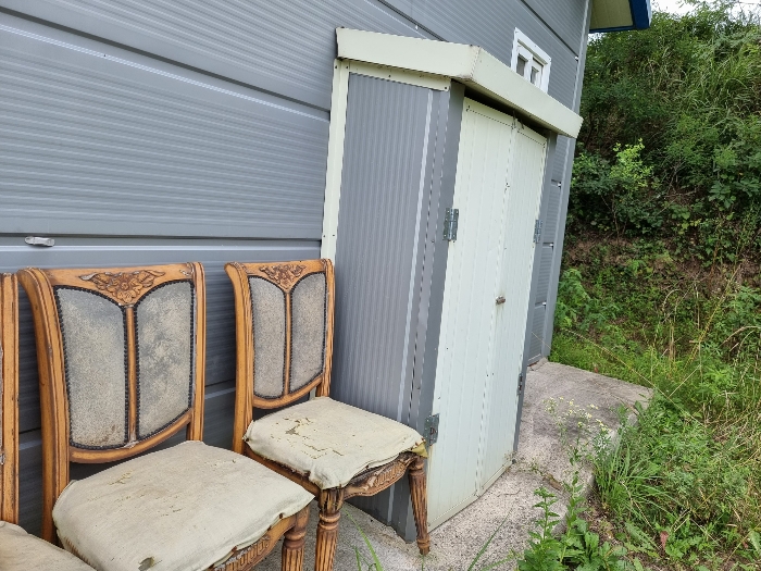 [ 본 건 기 호 2 의 제 시 외 건 물 ]