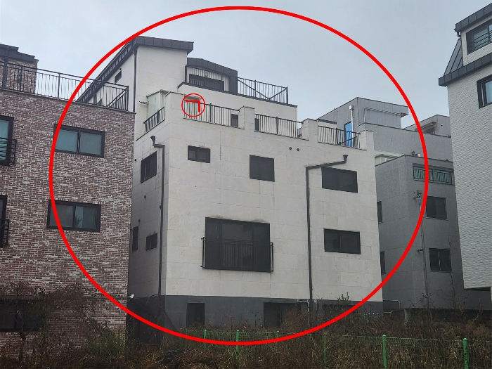 본건 및 제시외물건㉠