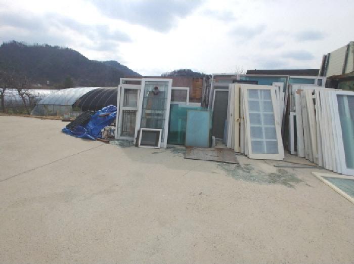 공장 마당 모습