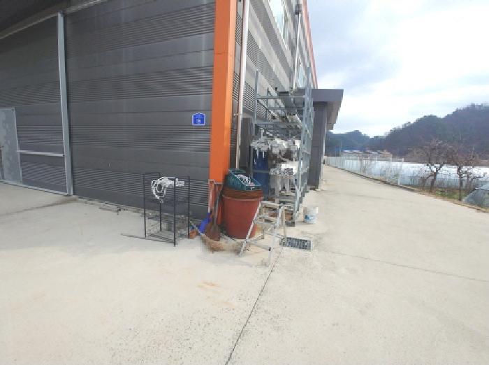 공장 마당 모습