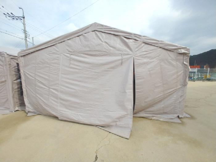 제시외(ㅁ) 천막지붕창고 모습