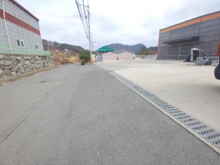 공장 마당 모습