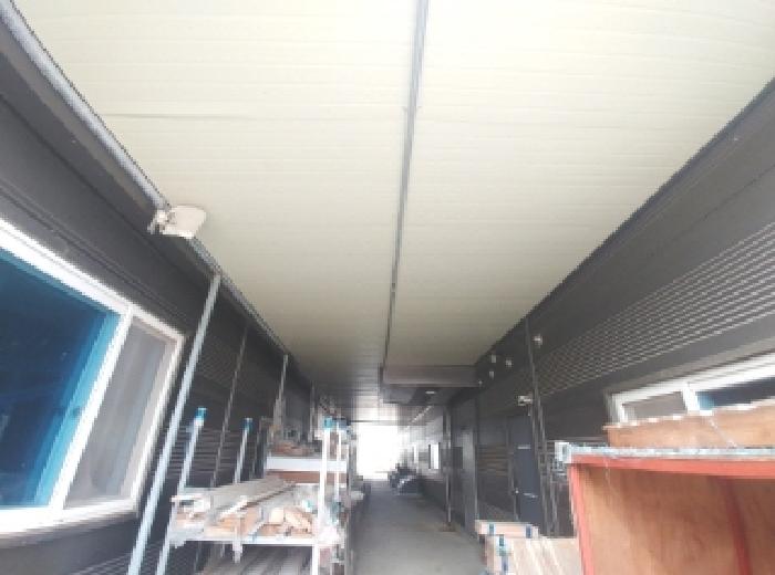 제시외(ㄷ) 차양시설 모습