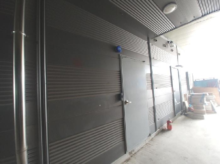 제시외(ㄷ) 차양시설 모습