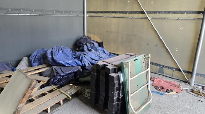 제시외 창고동의 내부 전경