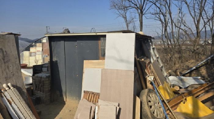 경북 칠곡군 약목면 무림리 639-2.지상의 제시외 목재건물의 전경