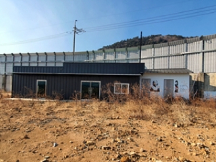 기호4제시건물 및 제시외건물