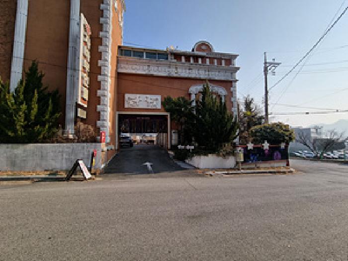 본건 전경(출입구)