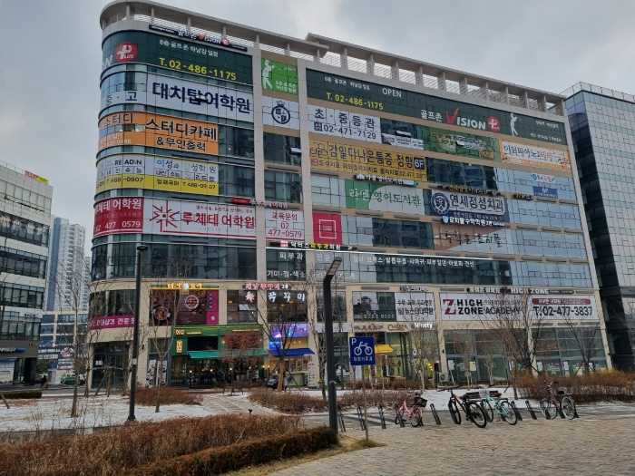 본건 북측에서 촬영