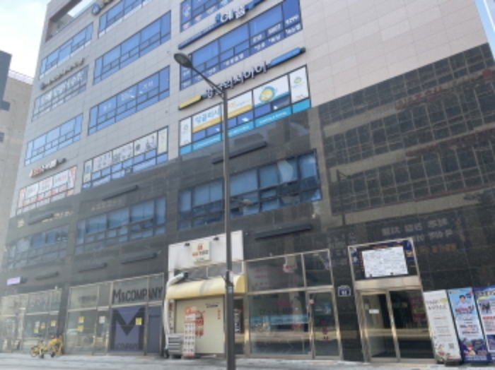 바토프라자 건물