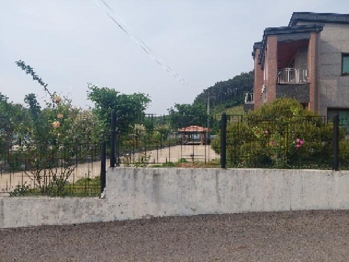 2층 단독주택 건물 전경(부동산표시목록 1,2번 단독주택)