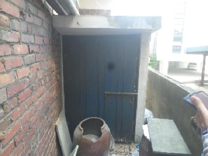 목록6. 지하실 출입문