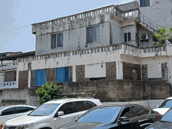 기호6)건물 후면