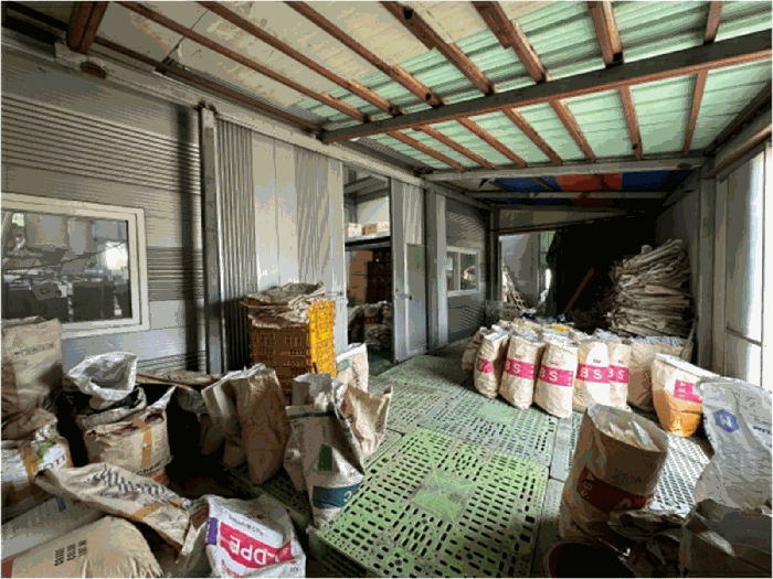 제시외(㉡, 창고 등) 내부전경